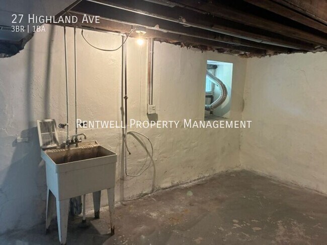 Building Photo - 27 Highland Ave