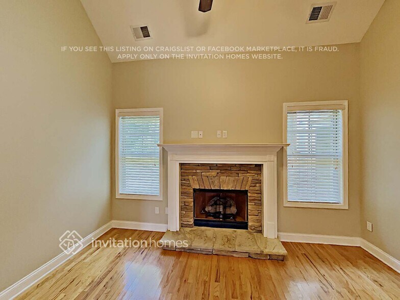 Building Photo - 658 Royal Crest Ct
