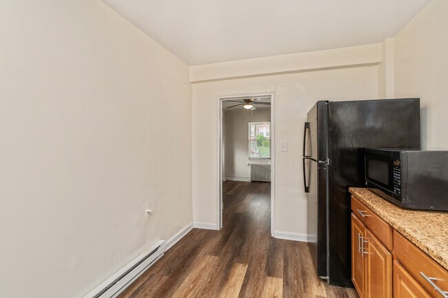 Building Photo - 2915 Oakford Ave