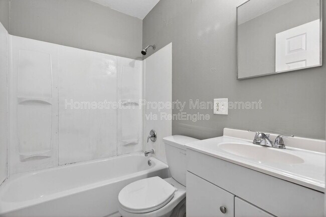 Building Photo - 1218 Maple Ave