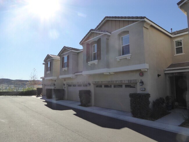 Primary Photo - COMING SOON! Beautifully Remodeled 3-Bedro...