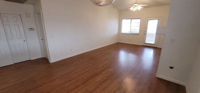 Building Photo - Beautiful Condo in Gated Community with Po...
