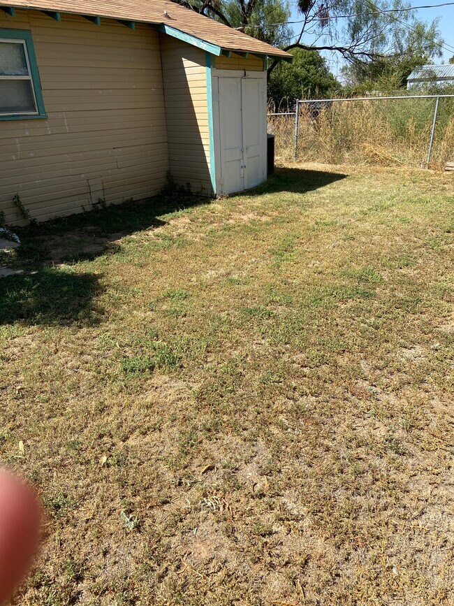 Building Photo - 1305 State St