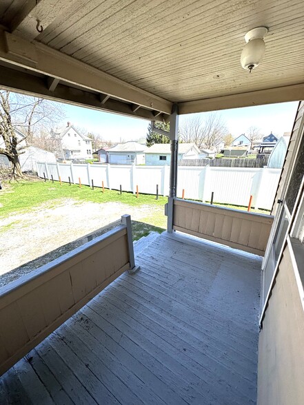 Building Photo - 251 Maplewood Ave