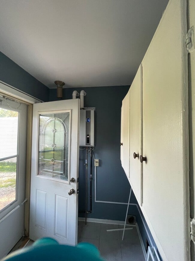 Building Photo - $1050 month/deposit Rare find! Remodeled 3bd Ranch 2 car garage in Savage Addition!