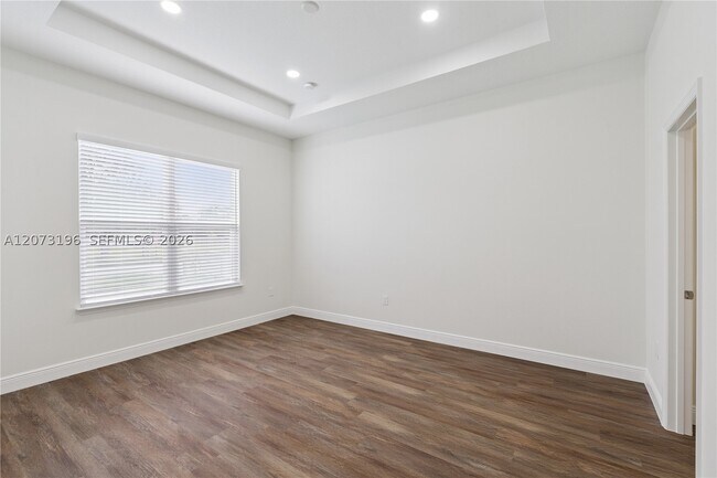 Building Photo - 1296 Moselle Ave