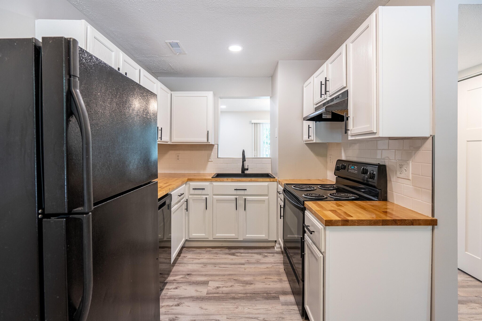 Building Photo - 1364 S Talbott St