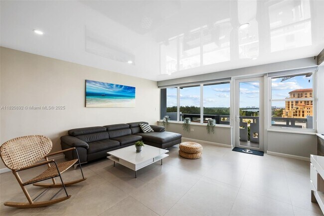 Building Photo - 3111 N Ocean Dr