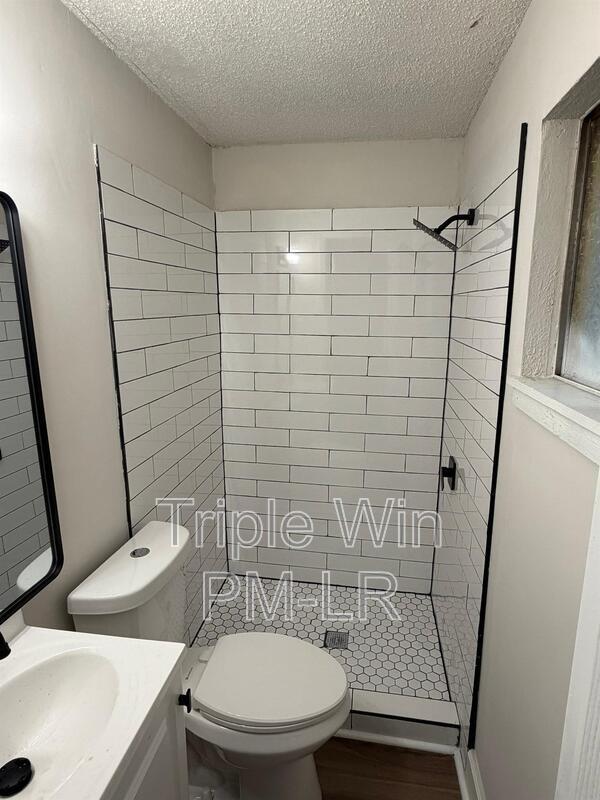 Building Photo - 8010 Westwood Ave