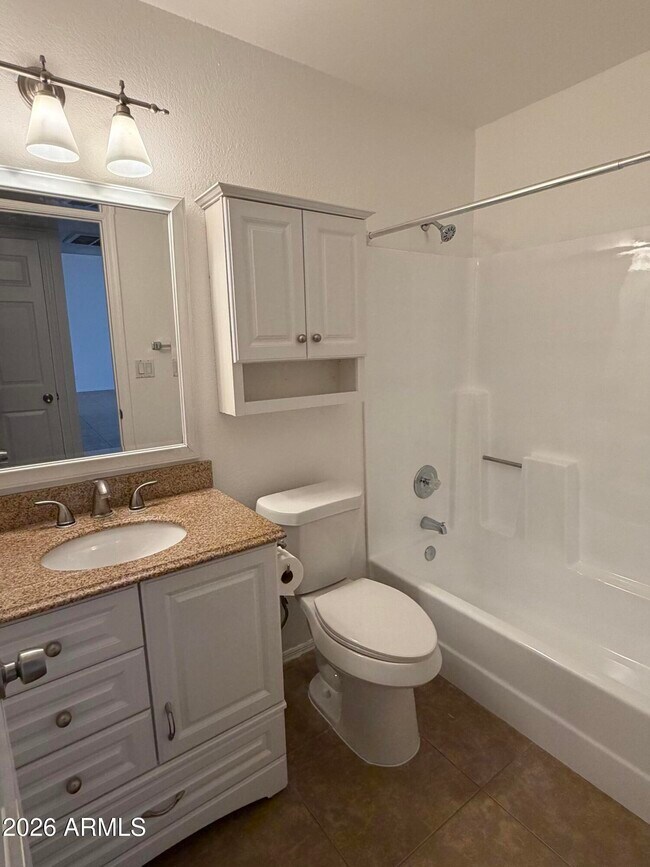 Building Photo - 909 E Escuda Dr