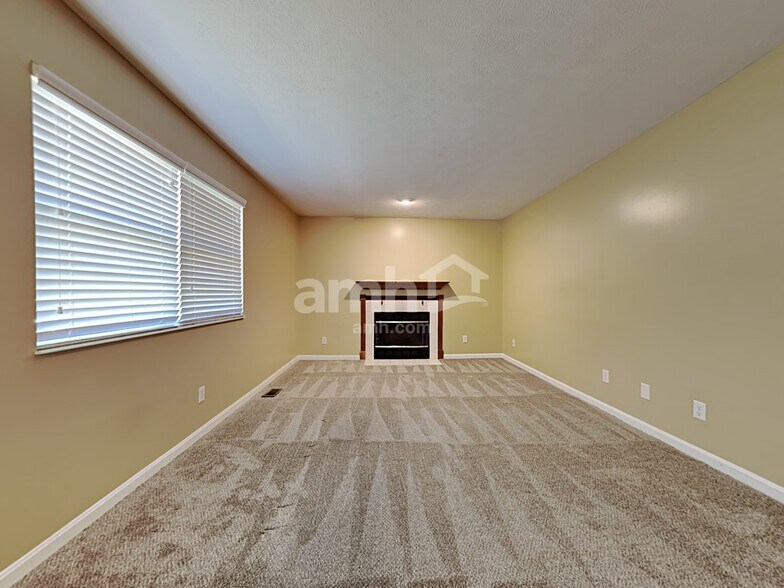Building Photo - 618 Fox Chase Way