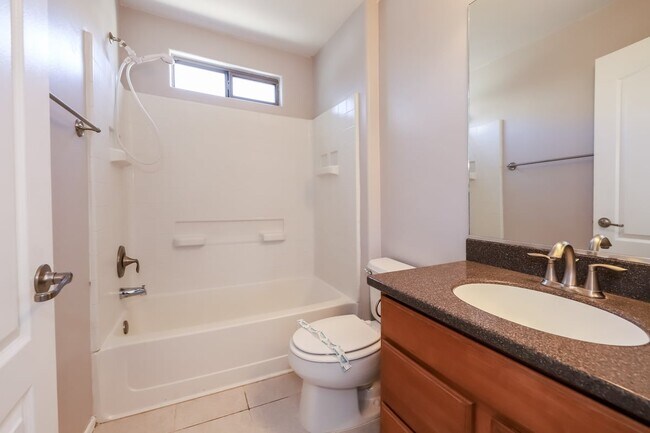 Building Photo - 4005 E Coolbrooke Dr