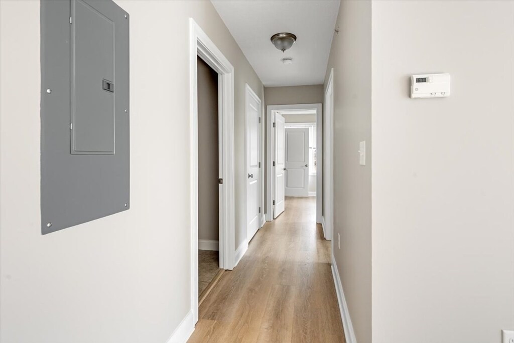 Building Photo - 174 Elm St