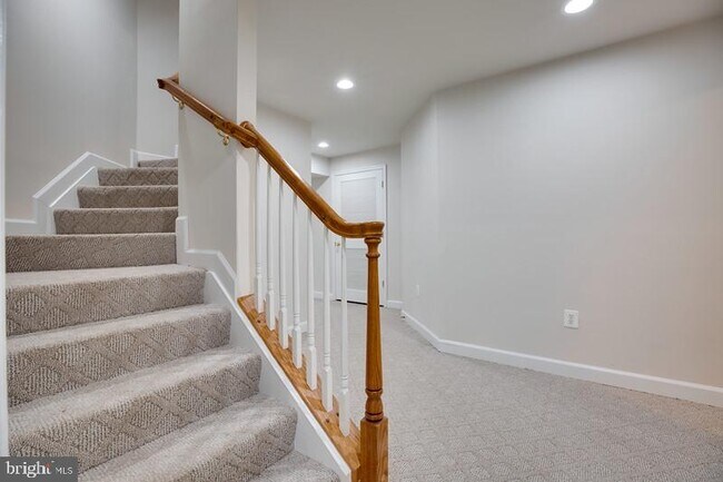 Building Photo - 13646 Sweet Woodruff Ln