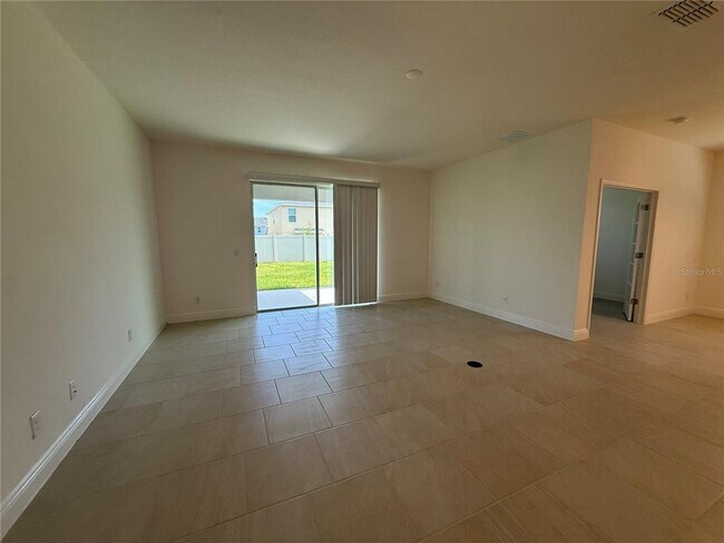 Building Photo - 14496 Crestavista Ave