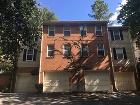 Building Photo - 2925 10th Ct S