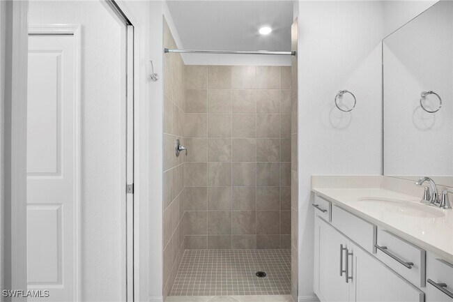 Building Photo - 15155 Bluffton Ln