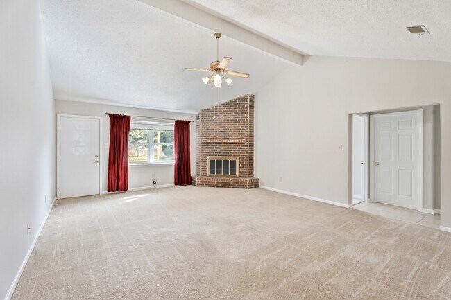 Building Photo - 200 Brookhaven Ct