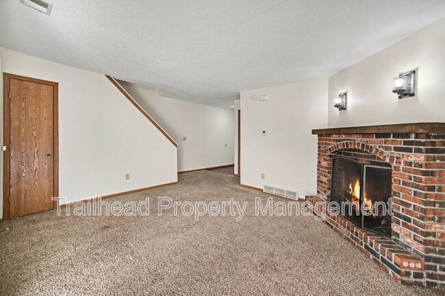 Building Photo - 410 NW Nottingham Ln