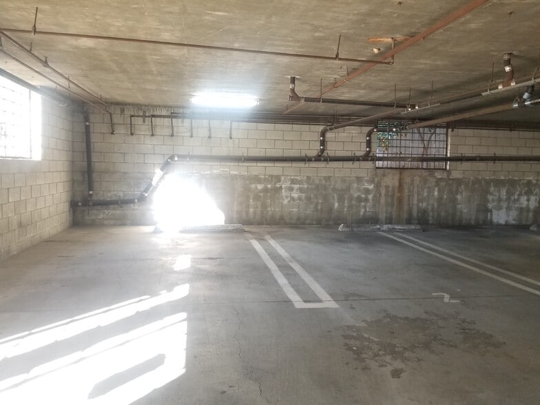 Building Photo - 736 N Garfield Ave