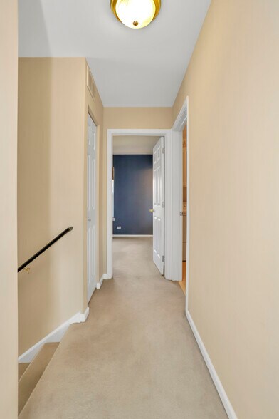 Building Photo - 2165 Sunrise Cir