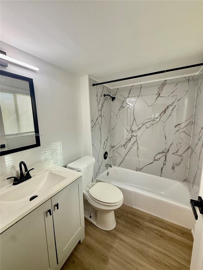 Building Photo - 1836 Dewey St