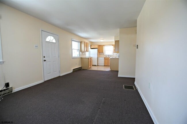 Building Photo - 12 Crestmont Dr