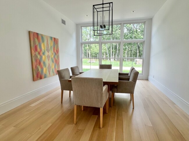 Building Photo - 36 Yuza Mini Ln