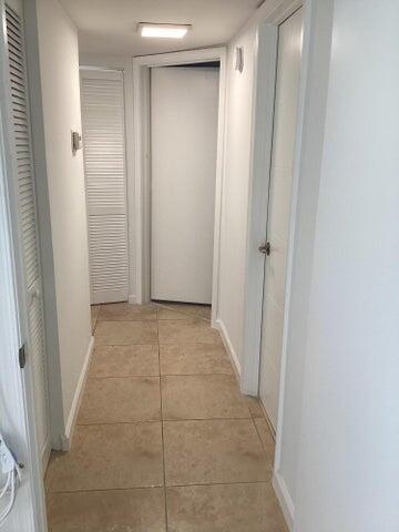 Building Photo - 1011 Crystal Way