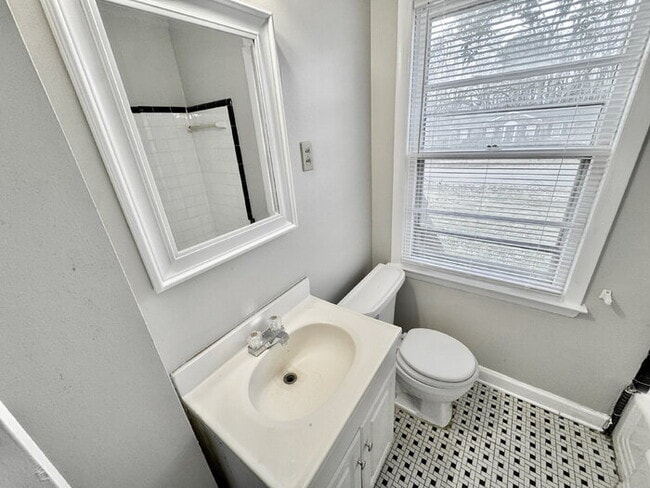 Building Photo - 3594 W Sutton Dr