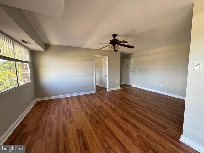 Building Photo - 12705 Dara Dr