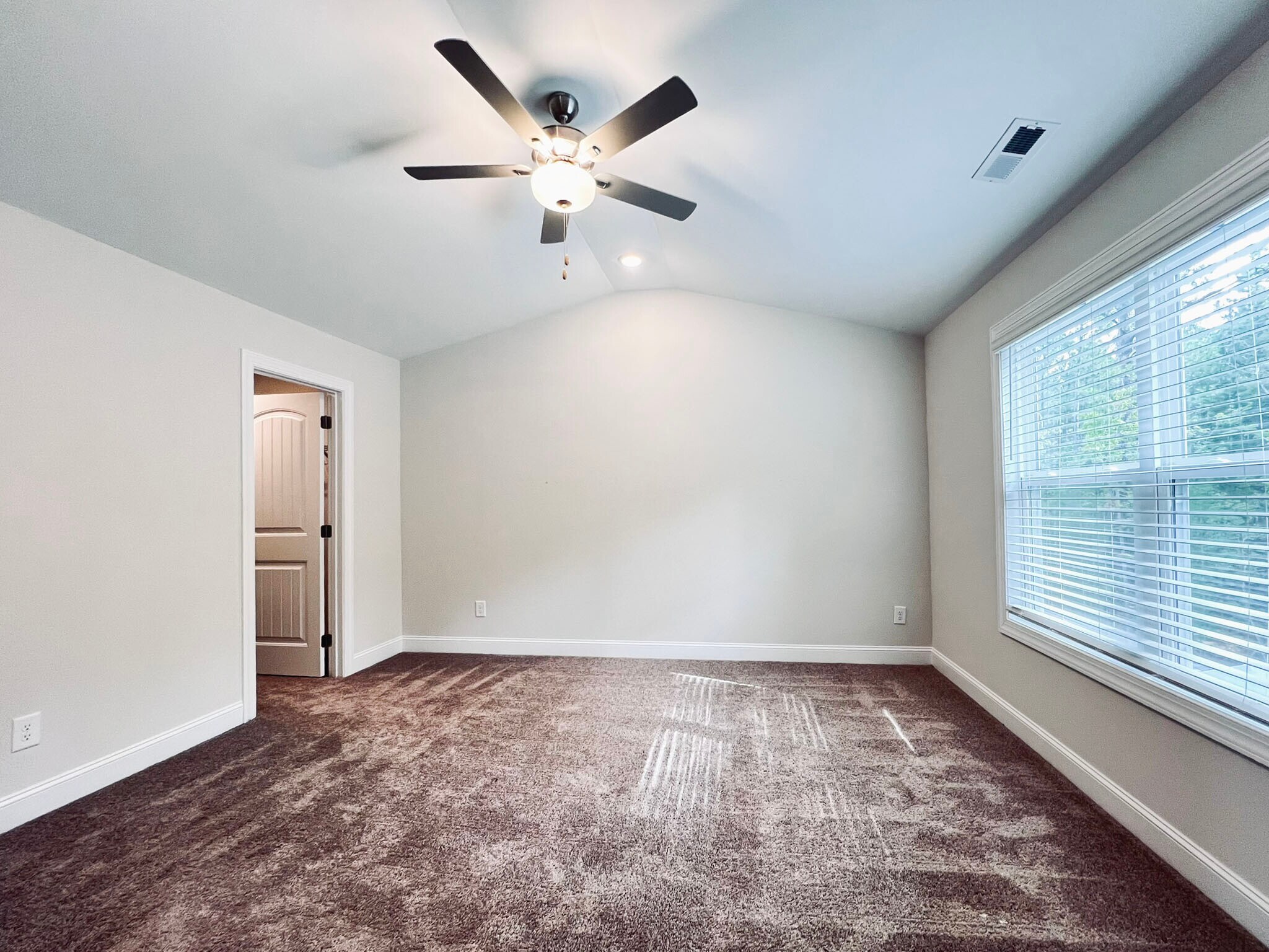 Building Photo - 5220 Stream Stone Way