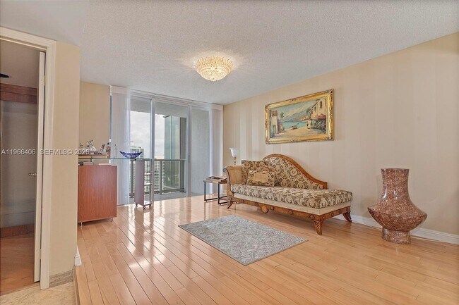 Building Photo - 16445 Collins Ave