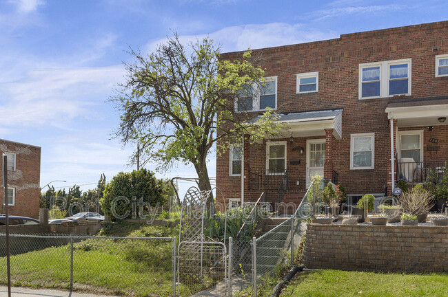 Primary Photo - 730 Rappolla St
