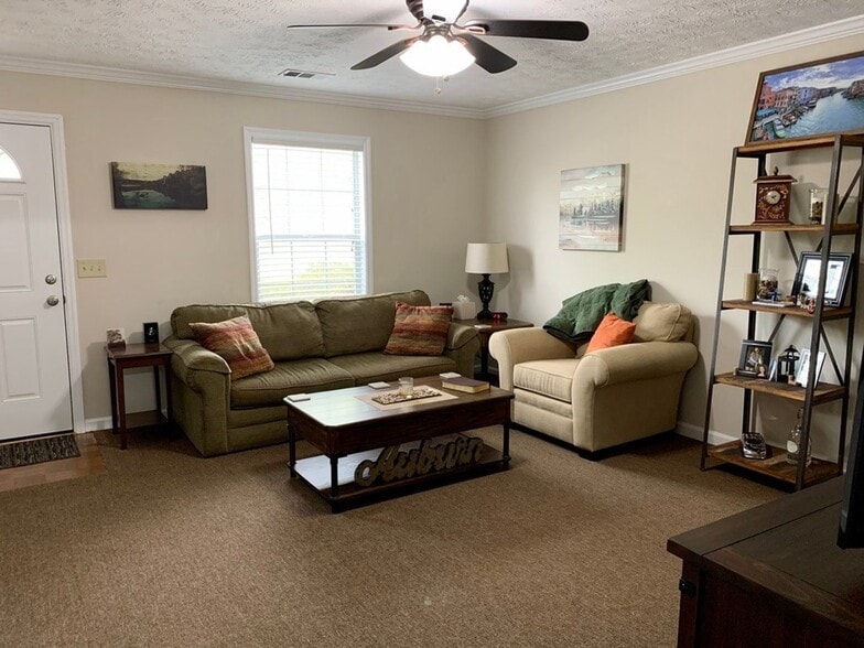 Building Photo - Shelton Park Townhome