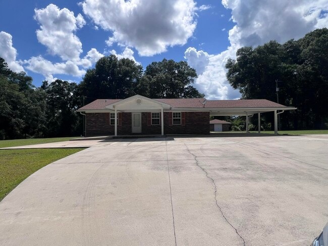 Building Photo - 7200 FL-85