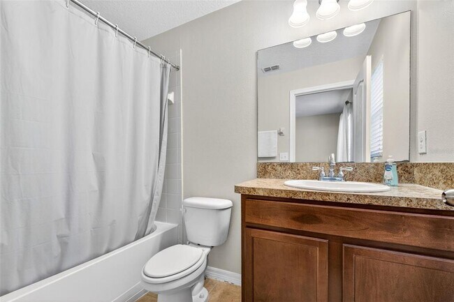 Building Photo - 2713 Lantern Hill Ave