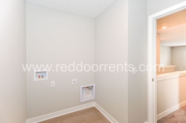 Building Photo - 7356 Parkstay Ln