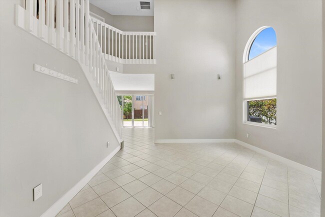 Building Photo - 9825 Scribner Ln