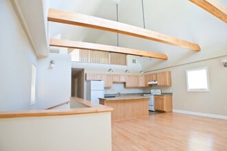 Building Photo - 3255 N Oakland Ave