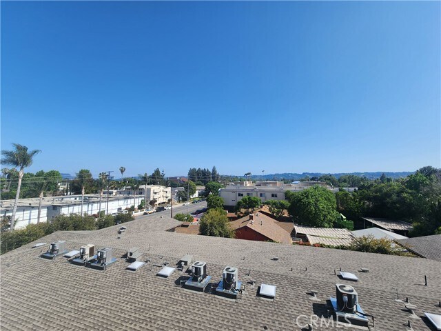 Building Photo - 6061 Fulton Ave