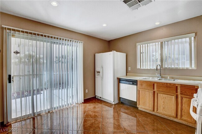 Building Photo - 1259 Black Cherry St