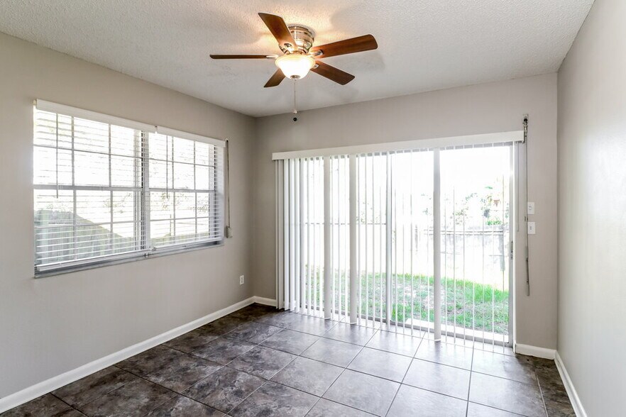 Building Photo - 5105 Chamber Ct