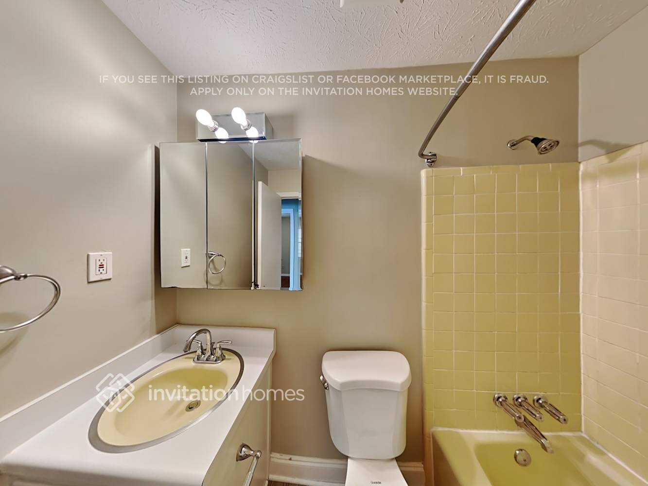 Building Photo - 2631 Kings Cir NW