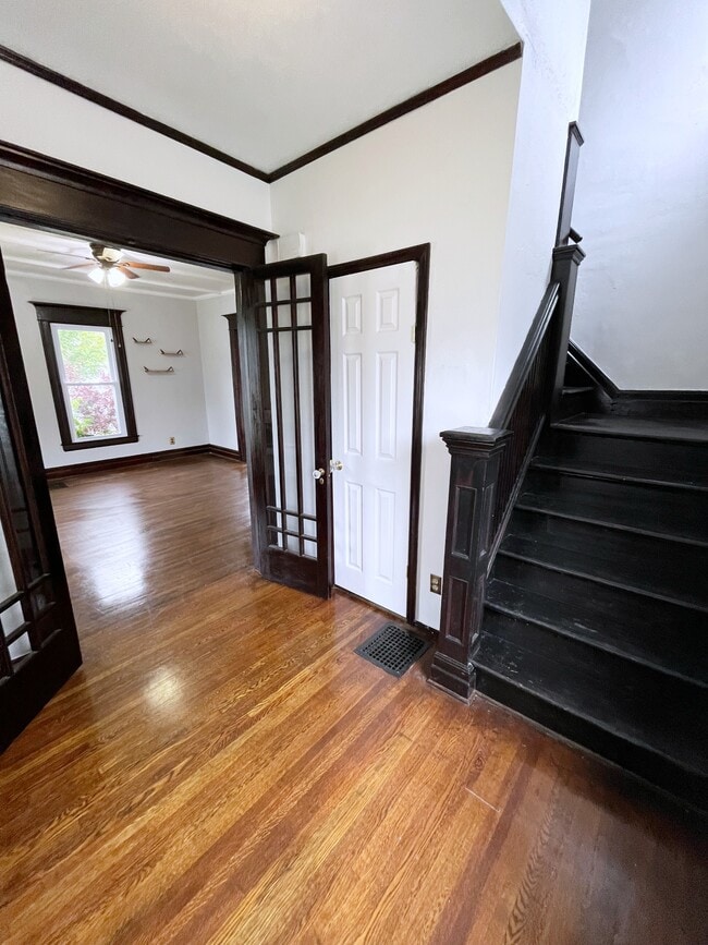 Building Photo - 1112 Salina St