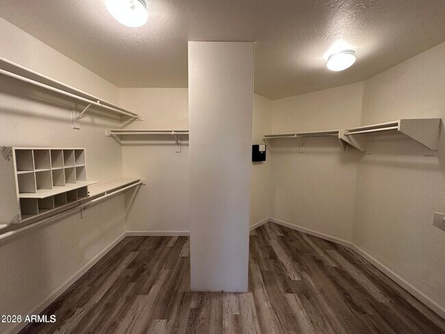 Building Photo - 3169 E Desert Flower Ln