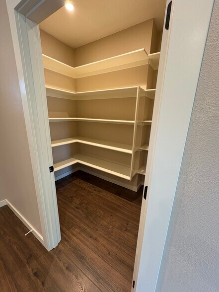 Building Photo - 20620 Pine Vista Dr