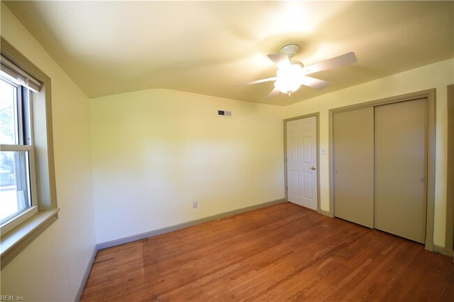 Building Photo - 8356 Cape View Ct