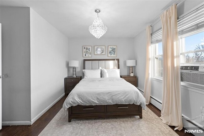 Building Photo - 557 Market St