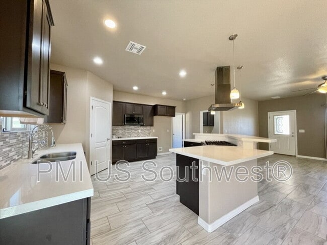 Building Photo - 2265 E Robby
